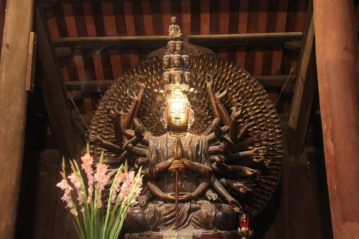 Bốn bảo vật quốc gia trong một ngôi chùa