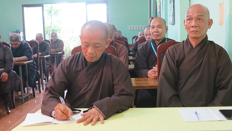 Tp. HCM: Ban Hoằng pháp GHPGVN thành phố thăm các trường hạ huyện Củ Chi