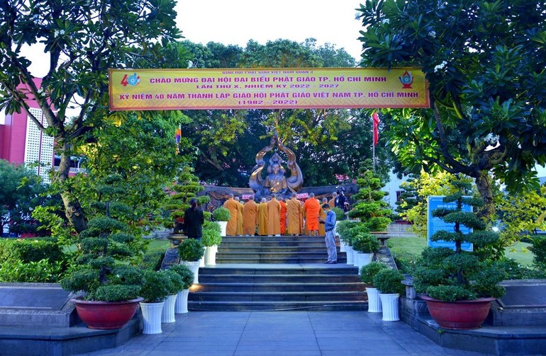 Ban Trị sự Phật giáo TP.HCM tưởng niệm Bồ-tát Thích Quảng Đức, các vị anh hùng dân tộc