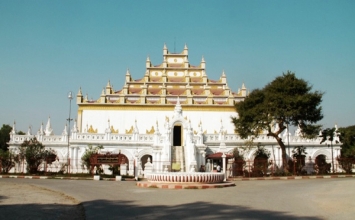 Mandalay, thành phố của những ngôi chùa