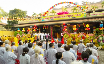 TP.HCM: PG Q.Tân Bình đón mừng Đại lễ Phật đản PL:2560