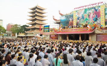 TP. HCM: trang nghiêm đại lễ Phật đản PL 2560
