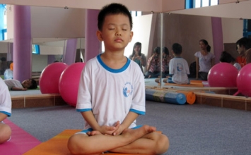 Tê chân đổi cách ngồi