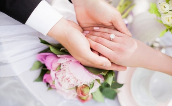 Đức Phật dạy người thiếu nữ sắp về nhà chồng