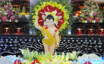Lễ Tắm Phật PL2559 DL 2015 Tại Chùa Bửu Đà