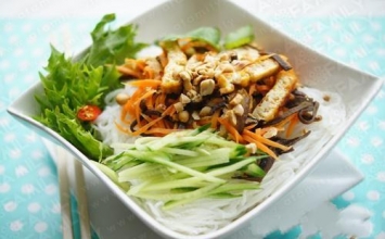 Bún xào chay - món ngon ngày Rằm