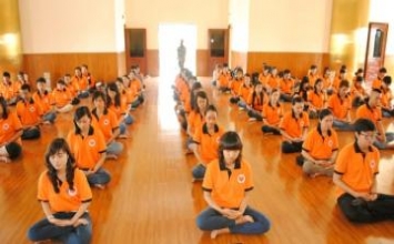 Các bạn trẻ CLB Nhân Sinh hướng về ngày Vía Phật A Di Đà