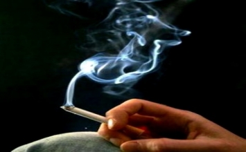 Phát hiện 7.000 chất độc trong khói thuốc lá 