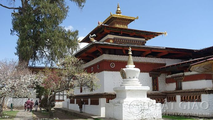 Ngôi già lam cổ tự Kyichu Lhakhang tuyệt đẹp ở Bhutan