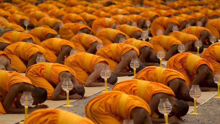 Lạy Phật như thế nào để được nhiều lợi ích?