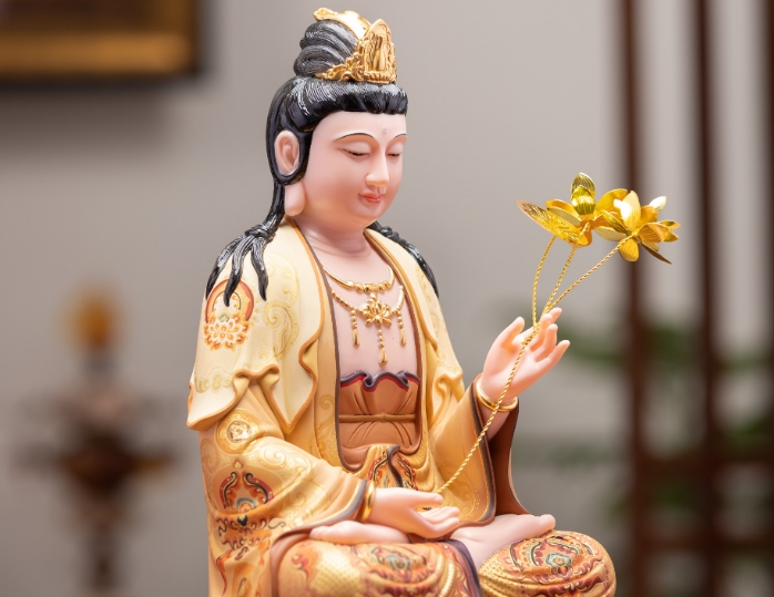  Tại sao tu pháp môn niệm Phật không thờ riêng Đại Thế Chí mà thờ đức Quán Thế Âm?