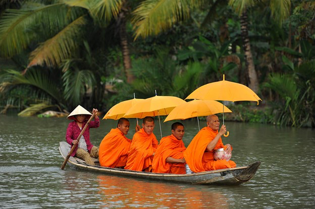 Bạn là con thuyền nào trôi trên dòng sông đời