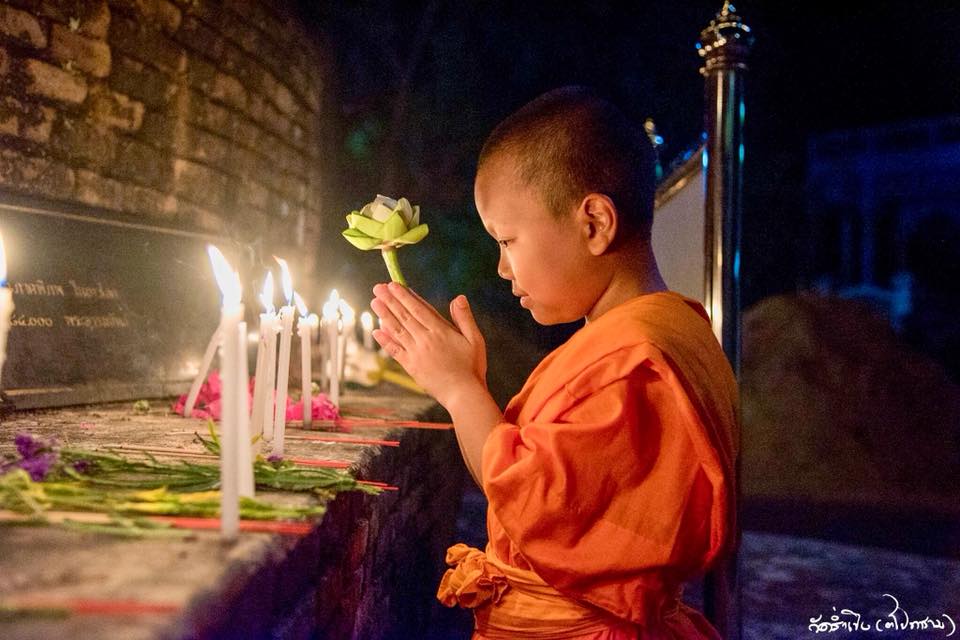 Đừng trở thành người sống trong hạnh phúc lại cứ mãi đi kiếm tìm hạnh phúc ở đâu xa