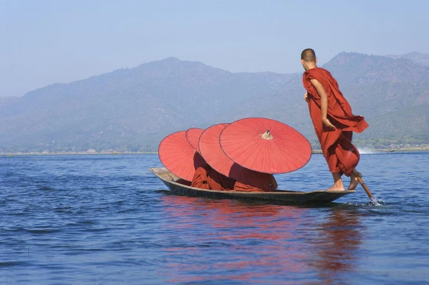 Sông có khúc, người có lúc