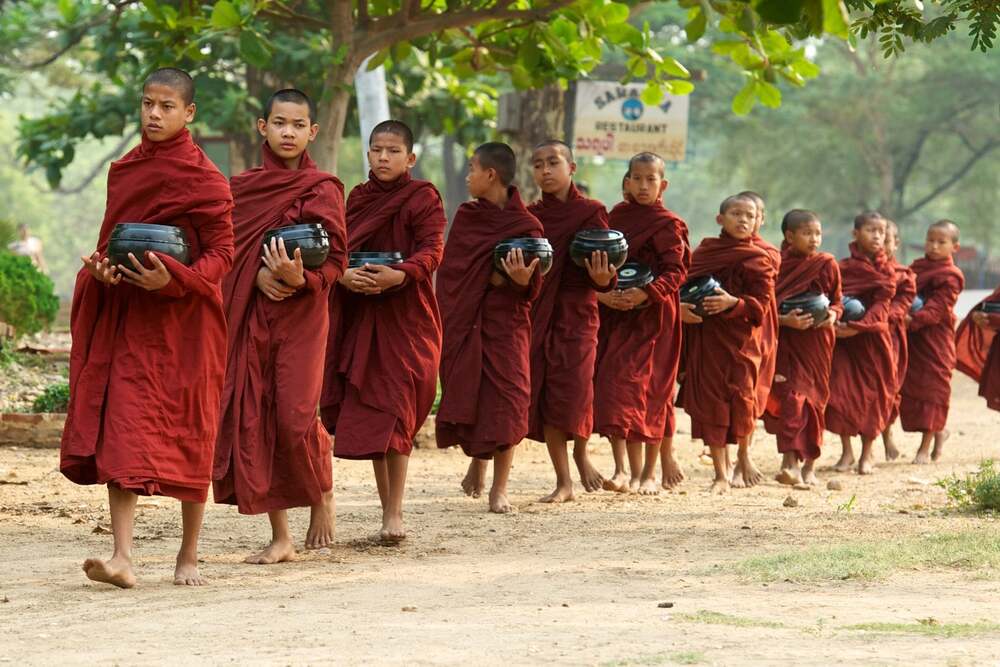 Trôi lăn trong lục đạo luân hồi đến lúc được làm người là một điều hy hữu