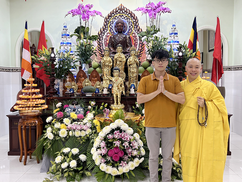 Tp. HCM: H. Củ Chi, Khóa lễ sám hối, trao quà lần 2 kính mừng Phật đản PL 2567