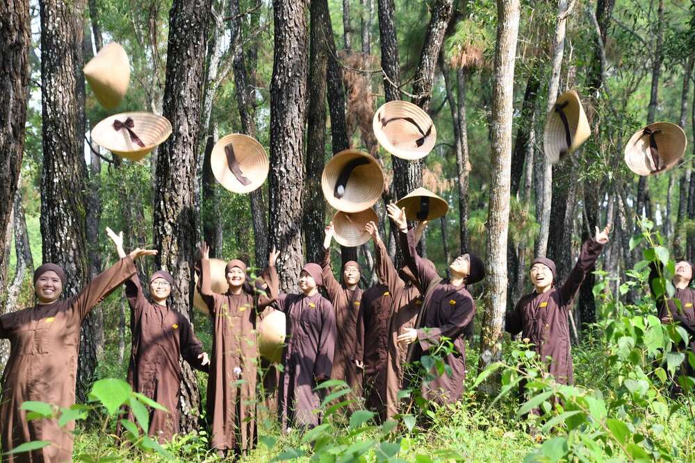 Tu là đụng chạm