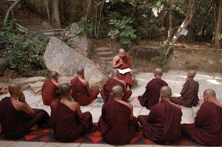 “Tùy thời nghe pháp có năm công đức”