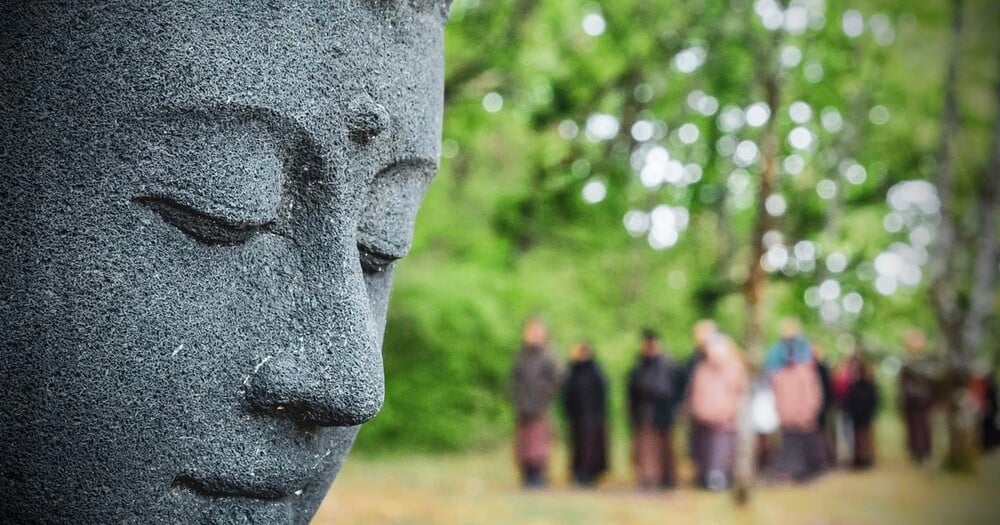 Lắng nghe cho đời bớt khổ