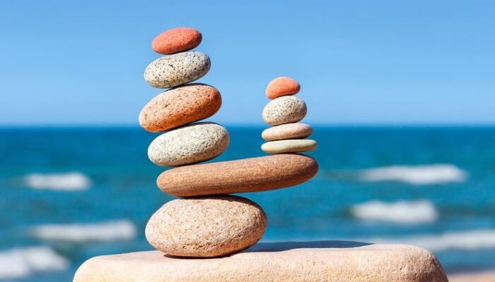 Tự tại giữa dòng đời