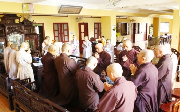 Tăng Ni Sinh thuộc dòng Lâm Tế Chúc Thánh nhận học bổng