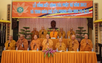Phật giáo Q. 10 tổng kết Phật sự & trao giáo chỉ tấn phong