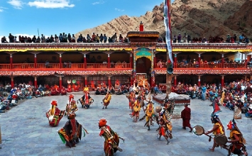 Ladakh - vẻ đẹp huyền hoặc trên đất Ấn